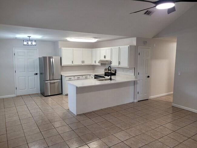 Building Photo - 209 Leigh Lp