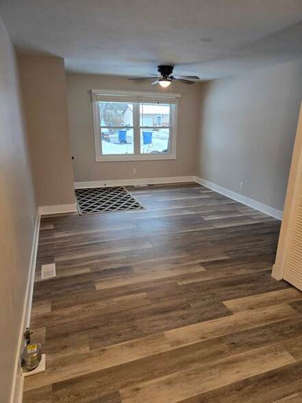 Building Photo - 807 S 15th St