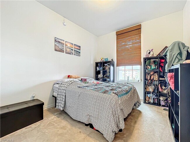 Building Photo - 3 bedroom 2 bathroom Condo in Majestic Pointe
