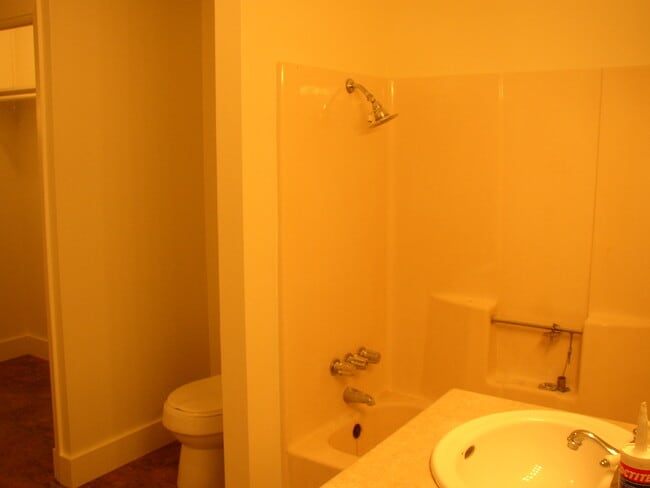 Building Photo - 827 Avenue M