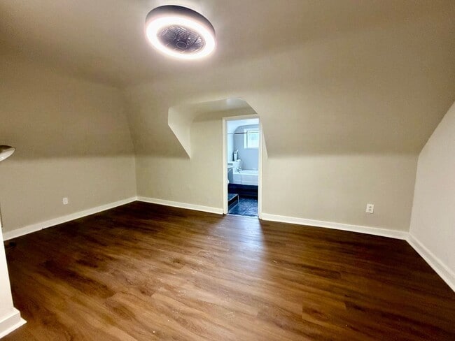 Building Photo - 1644 Westmont Ave