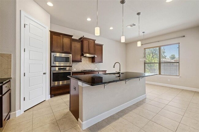 Building Photo - 3008 Paseo de Charros