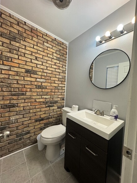 Building Photo - 3162 Highway 1 S