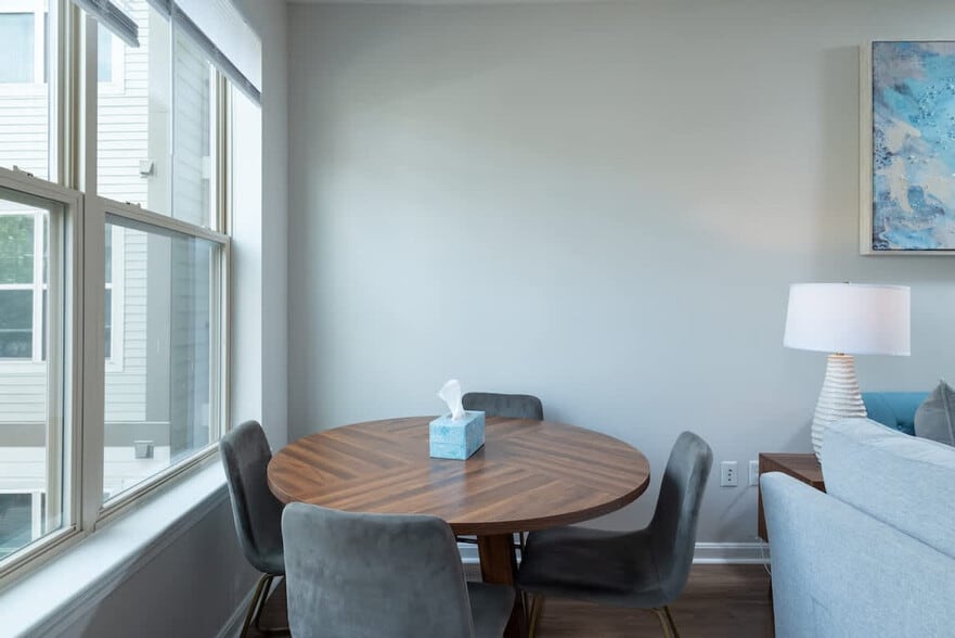 Building Photo - 360 Foley St