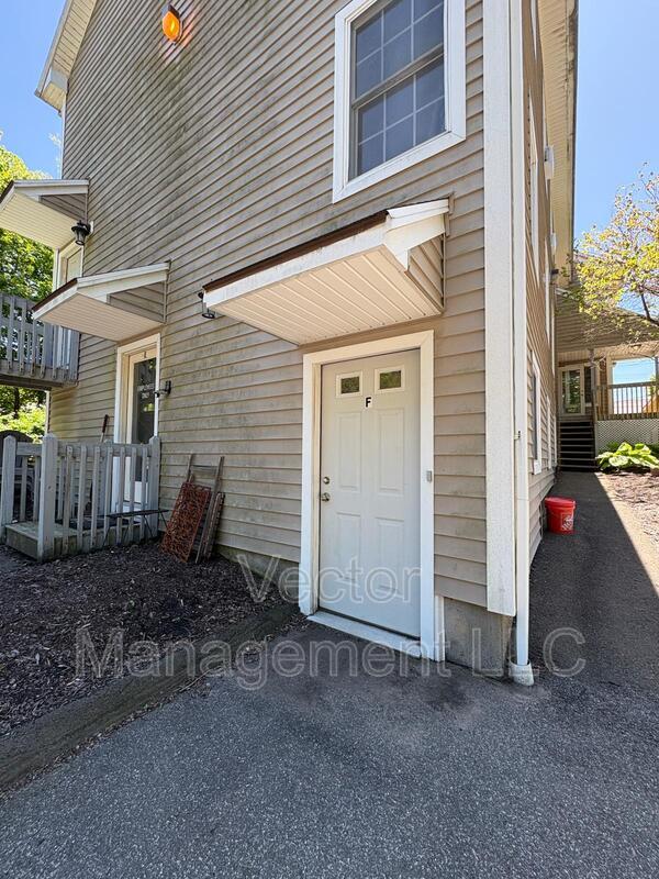 Building Photo - 2842 Dixwell Ave