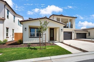 Building Photo - 168 N Falcon Ave