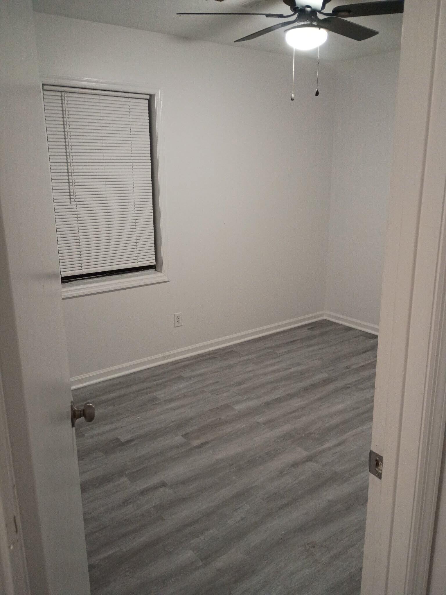 Building Photo - 14 Flint Dr