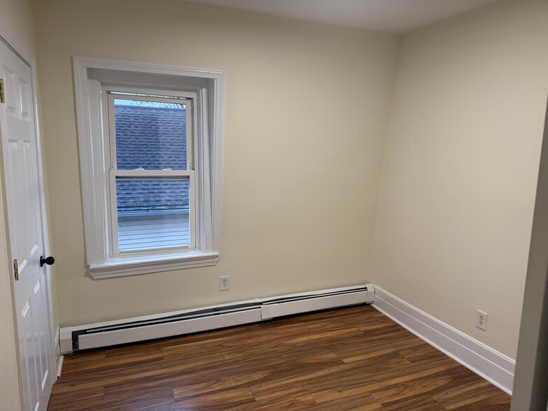 Building Photo - 20 Peach Ave