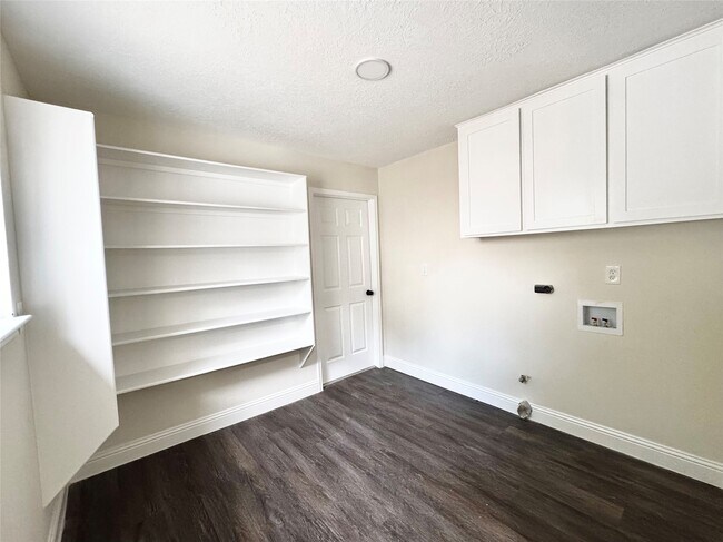Building Photo - 14307 Piping Rock Ln