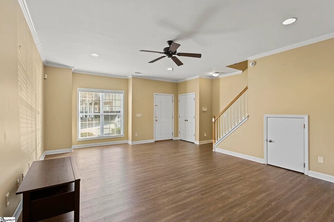 Building Photo - 215 Ashby Dr