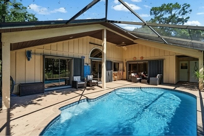 Building Photo - 522 SW Timber Trail