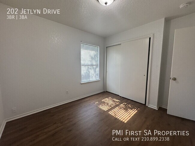 Building Photo - 202 Jetlyn Dr