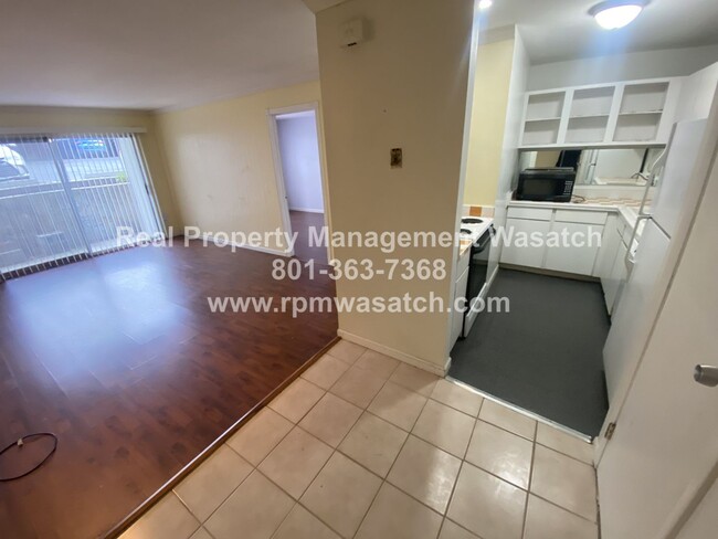 Building Photo - Come See This Charming 1-Bedroom 1 Bathroo...