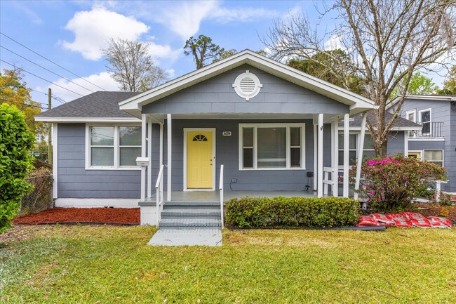 Primary Photo - Newly Remodeled Beauty waiting for its fir...