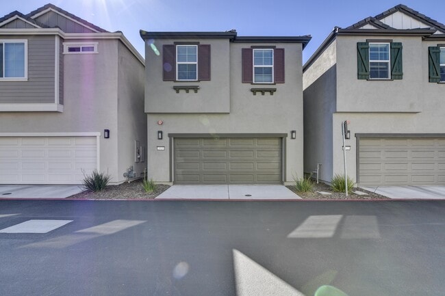 Building Photo - 3525 Sparrow Ct