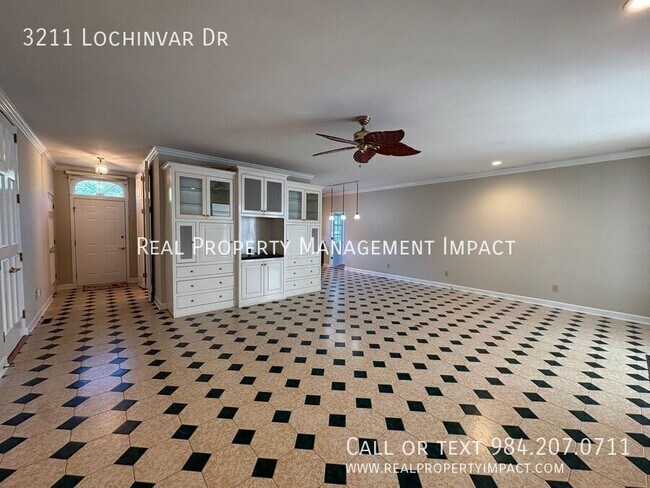 Building Photo - 3211 Lochinvar Dr