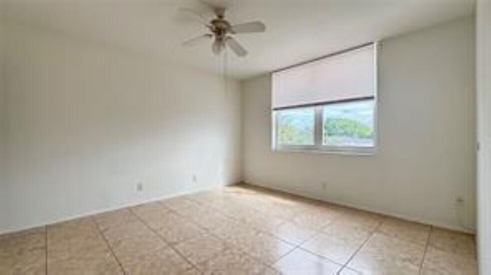 Building Photo - 4501 NE 21st Ave