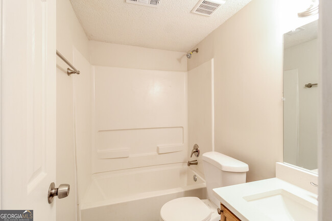 Building Photo - 1192 Berryhill Dr