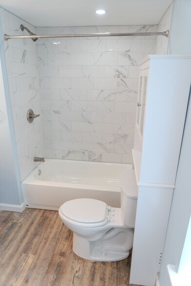 Building Photo - 520 East Ave