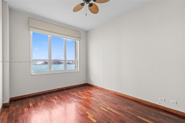Building Photo - 888 Brickell Key Dr
