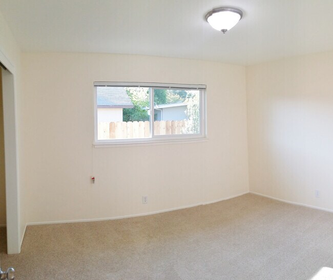 Building Photo - 953-955 15th Ave