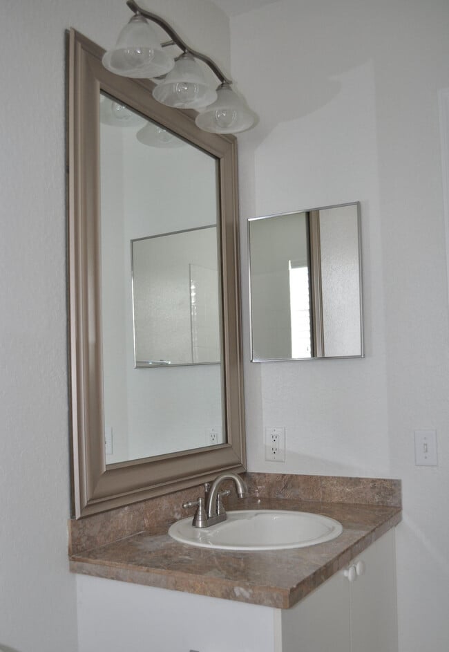 Building Photo - 1101 Belmont Pl