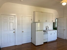 Building Photo - 929 Georgia St