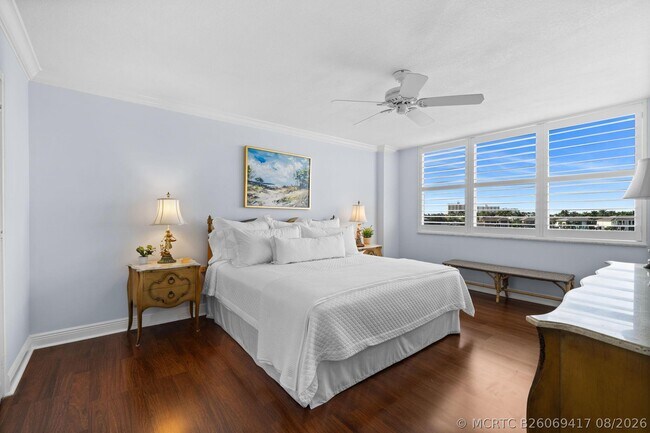 Building Photo - 511 Bayshore Dr