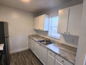 Building Photo - 4553 Gulfstream Rd