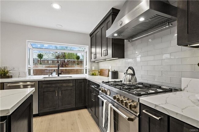 Building Photo - Encino Cul-De-Sac Lease with Private Outdoor Sauna & Designer Upgrades