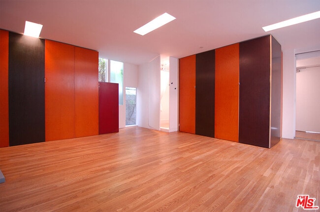 Building Photo - 116 Pacific Ave