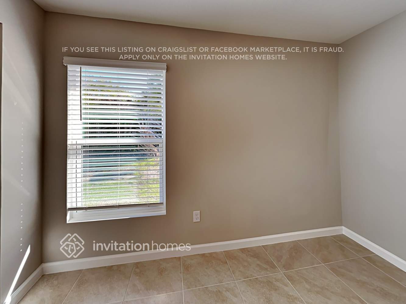 Building Photo - 792 SW Babbit Dr