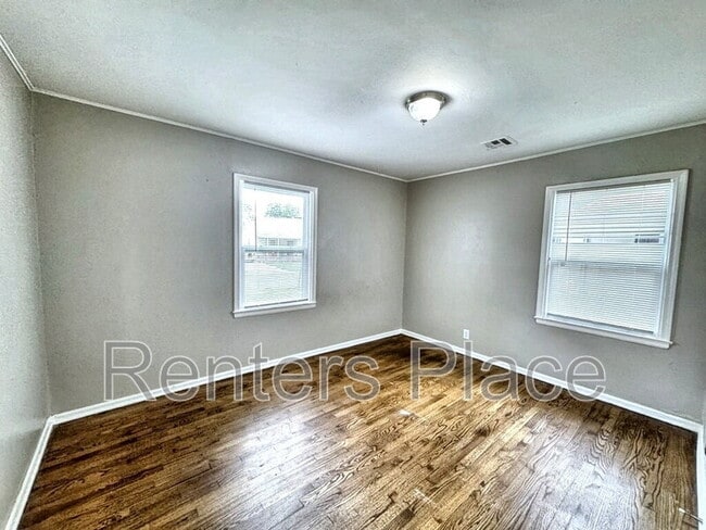 Building Photo - 228 S 70th E Ave