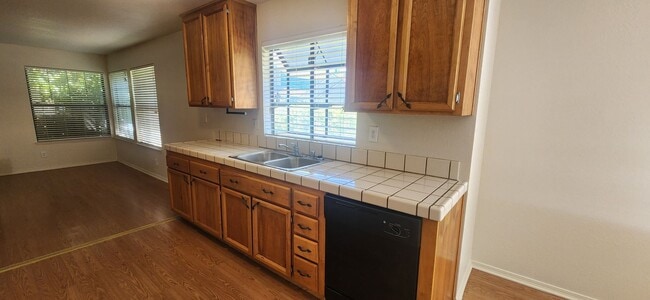 Building Photo - Wonderful 3 Bedroom Home in Elk Grove
