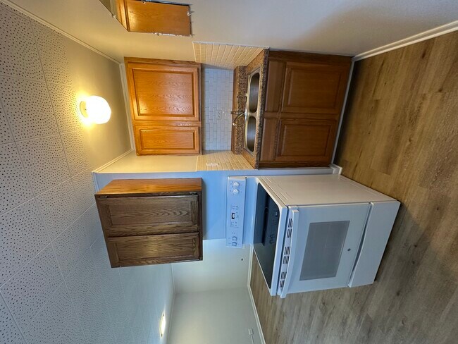 Building Photo - 3400 Main St