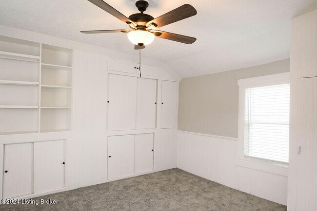 Building Photo - 208 Pope St