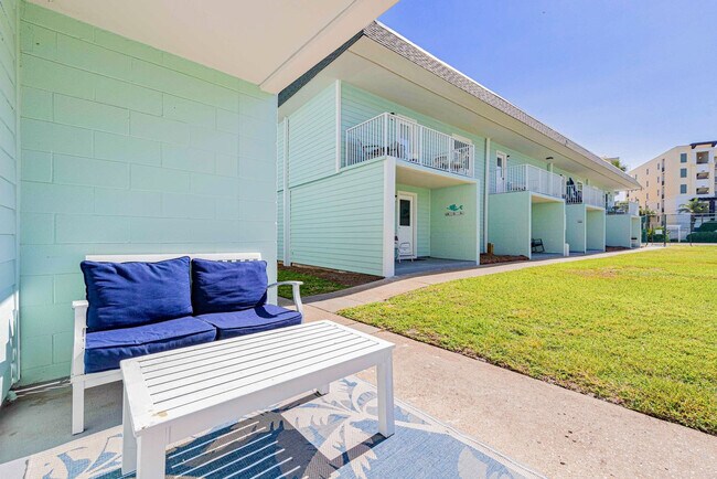 Building Photo - 885 Santa Rosa Blvd
