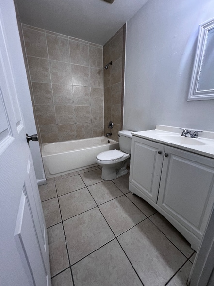 Building Photo - 1311 Emerald Terrace