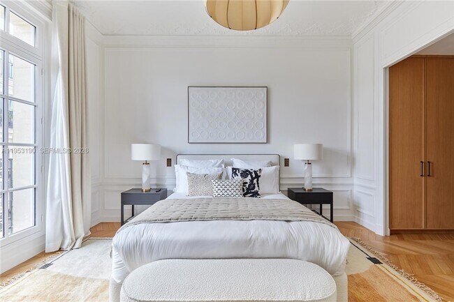 Building Photo - 11 Rue St