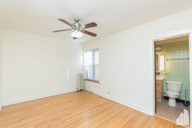 Building Photo - 2 bedroom in Chicago IL 60626