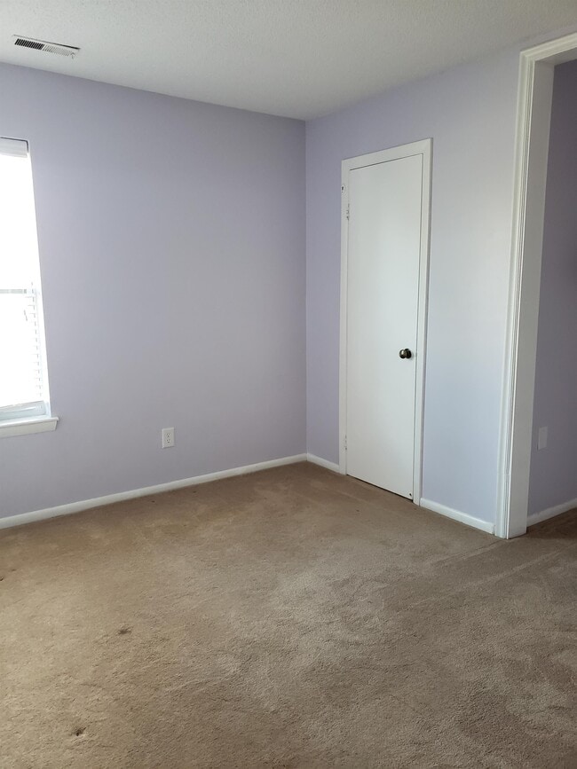Building Photo - 1833 Slalom Dr