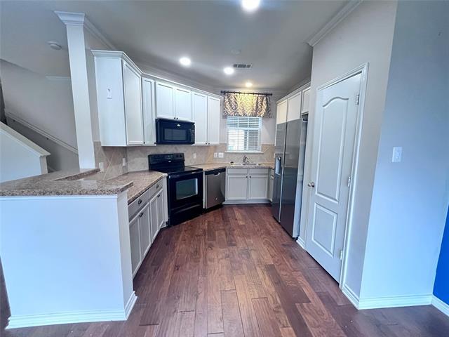 Building Photo - 5895 Clearwater Ct