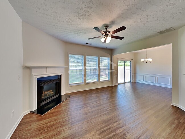 Building Photo - 908 Gardenia Curve
