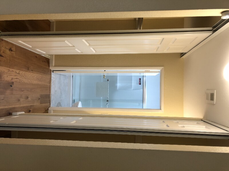 Building Photo - 10303 Azuaga St