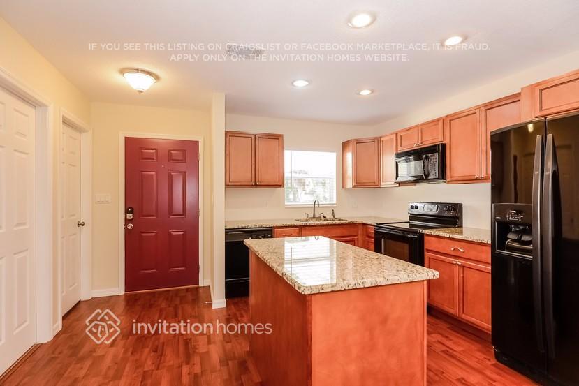 Building Photo - 2512 Casilla Way S