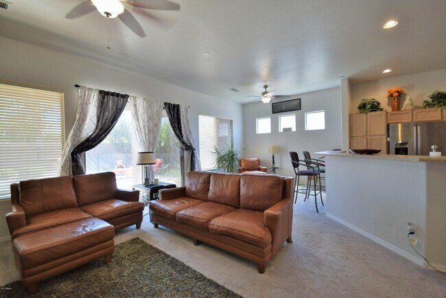 Building Photo - 483 W Carob Dr