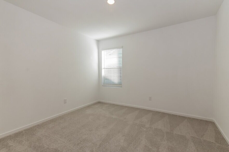 Building Photo - 1809 Javelina St