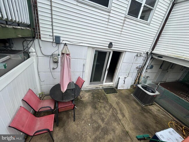 Building Photo - 10830 Perrin Rd