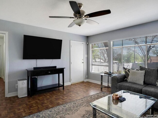 Building Photo - BEAUTIFUL TERRELL HEIGHTS 2-BEDROOM HOME ON LARGE CORNER LOT