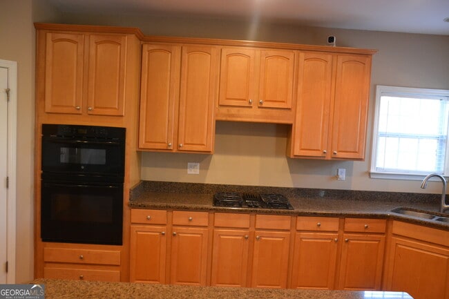 Building Photo - 7801 Waterlace Dr